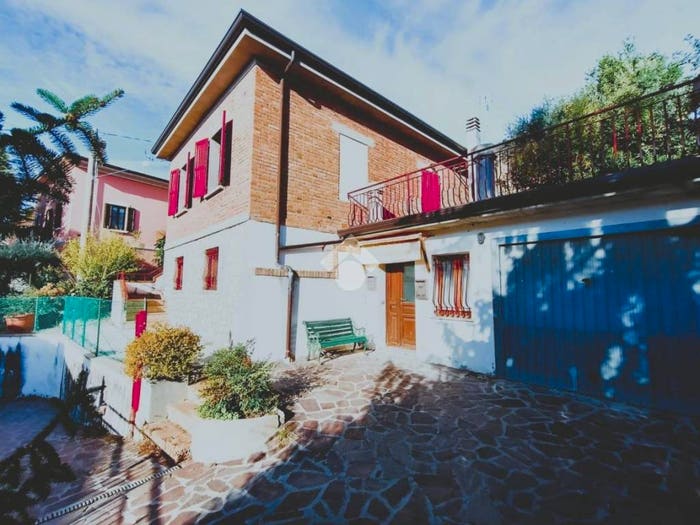 Casa quadrilocale in vendita in Via Montegelli Mellino, Sogliano al Rubicone