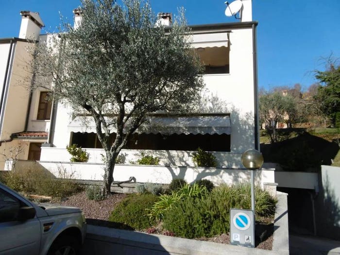 Appartamento con 6 locali in vendita in Via Xxiv Maggio, Centro, Conegliano