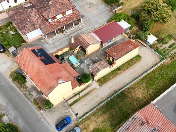 Casa con 6 locali in vendita in Via Del Porto, Centro, Cassolnovo