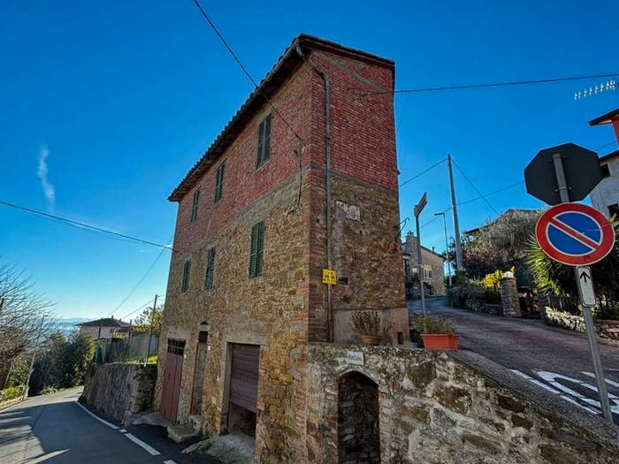 Casa con 6 locali in vendita in Via Cupa, Magione