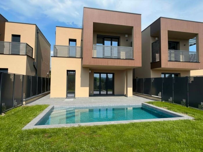 Casa con 6 locali in vendita in Pieve Vecchia Villaggio Sanghen, Manerba del Garda