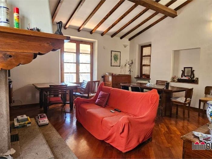 Casa con 5 locali in vendita in Casole d'Elsa