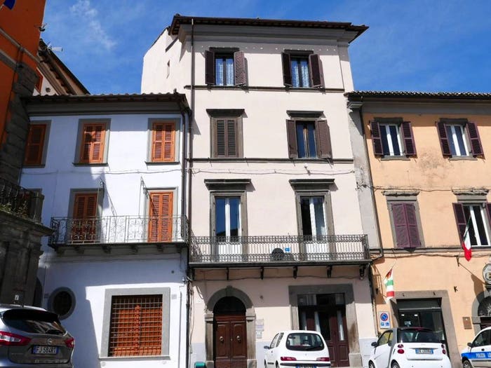 Appartamento trilocale in vendita in Piazza Vittorio Emanuele, Centro, Montefiascone