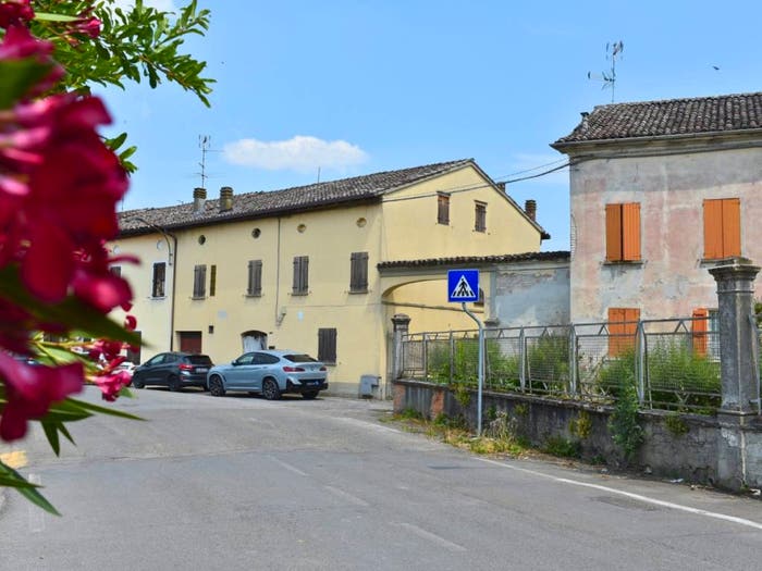 Casa con 6 locali in vendita in via Della chiesa, Lentigione Sorbolo A Mane, Brescello