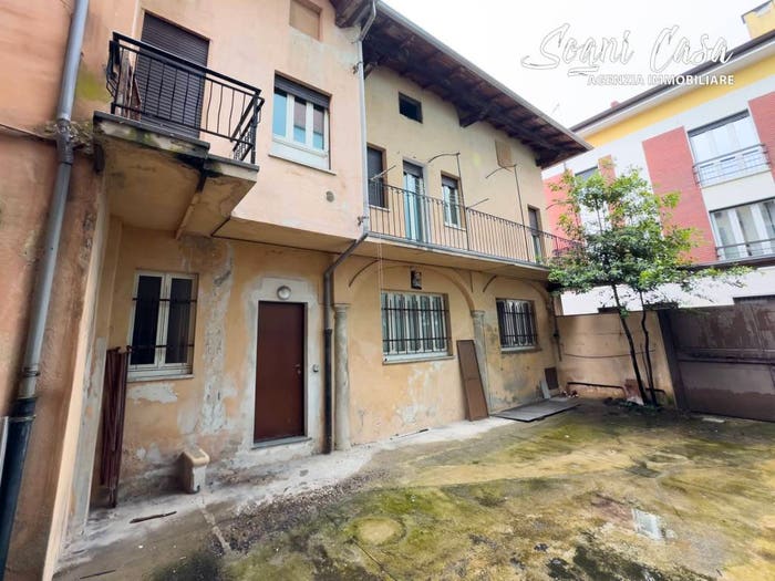 Casa con 5 locali in vendita in Corso Giacomo Matteotti, Centro, Oleggio