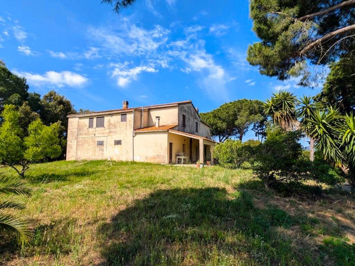 Casa con 6 locali in vendita in Magliano in Toscana