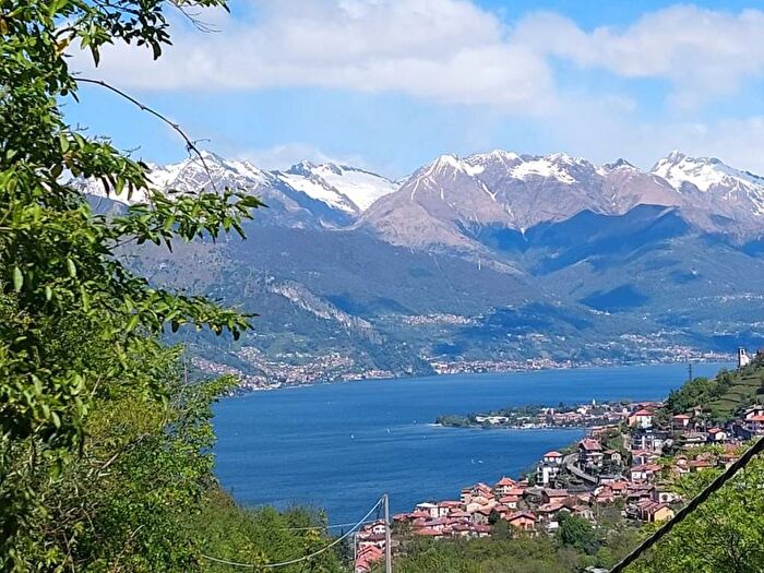 Casa con 5 locali in vendita in Frazione bonzeno, Centro, Bellano