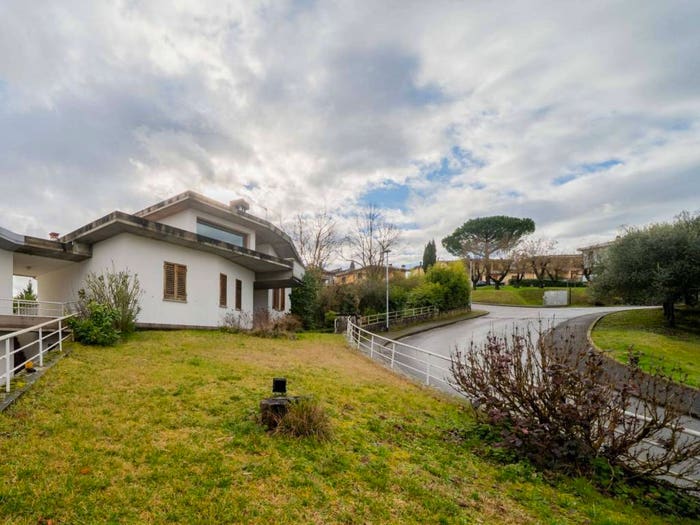 Casa con 6 locali in vendita in via fiorentina, Lagaccioni, Figline e Incisa Valdarno