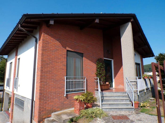 Casa con 5 locali in vendita in Via Vergiate, Mercallo