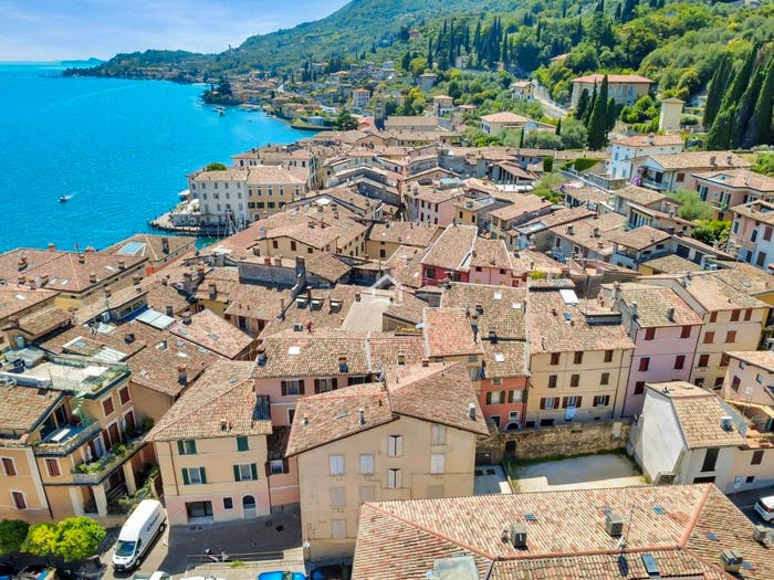 Appartamento trilocale in vendita in Via Dosso, Centro, Gargnano