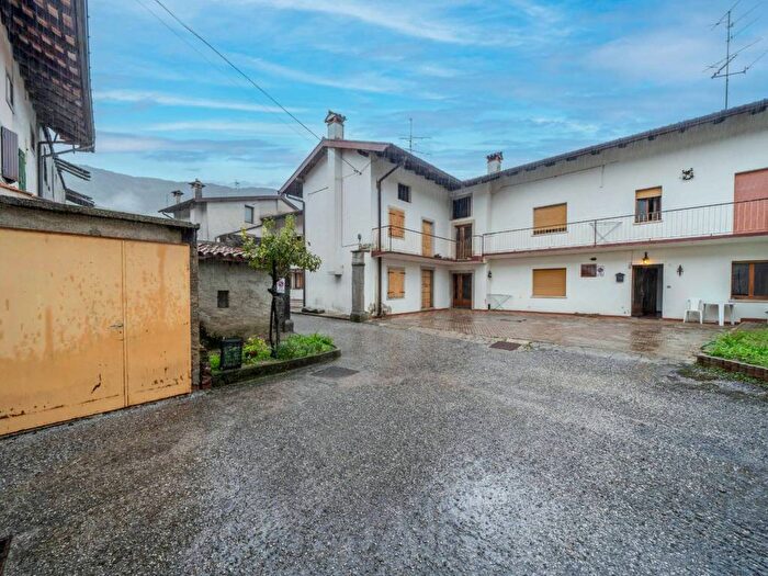 Casa quadrilocale in vendita in Via dei Luchs, Centro, Torreano
