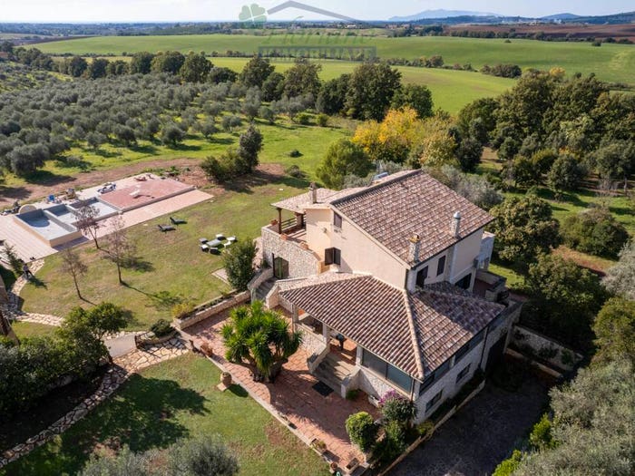 Casa con 6 locali in vendita in Strada Querciolare, Montalto di Castro