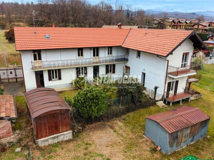 Casa con 6 locali in vendita in Via S Grato, San Grato, Paruzzaro