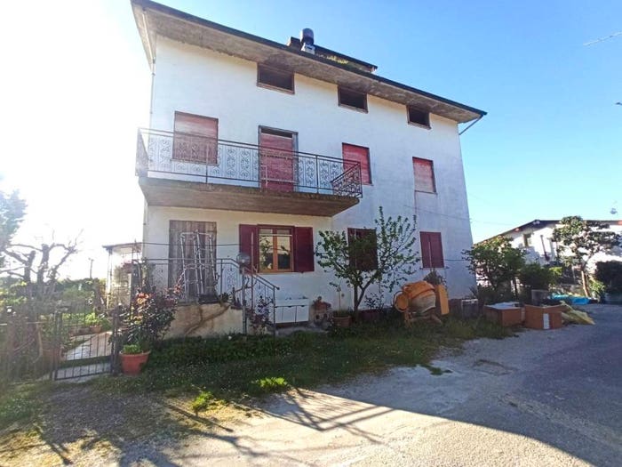 Casa trilocale in vendita in Via della Libertà, Piana, Castiglione del Lago