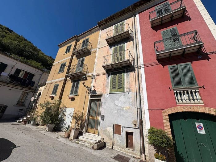 Casa con 6 locali in vendita in Largo Pagliariello, Centro, Bojano