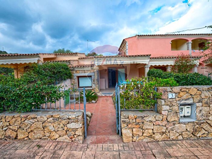 Casa quadrilocale in vendita in Via dell'Orto, Budoni