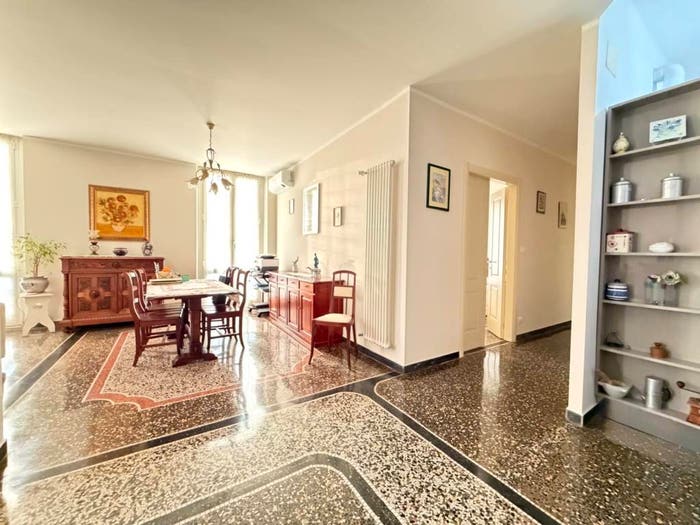 Appartamento con 5 locali in vendita in Via della Pietra, Certosa, Genova