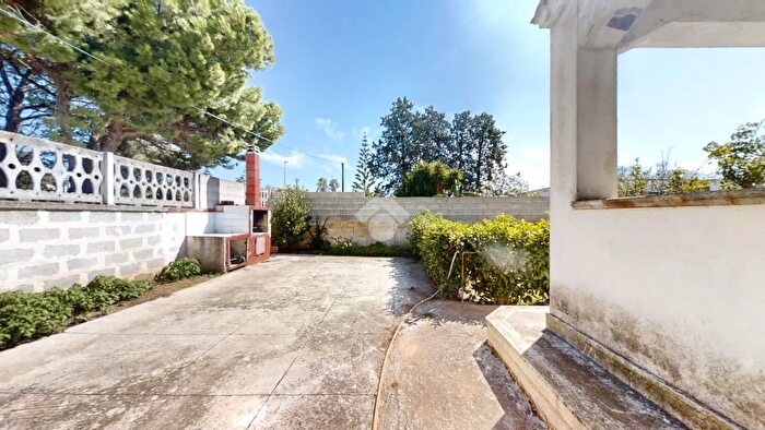 Casa trilocale in vendita in Via Taranto, Torchiarolo