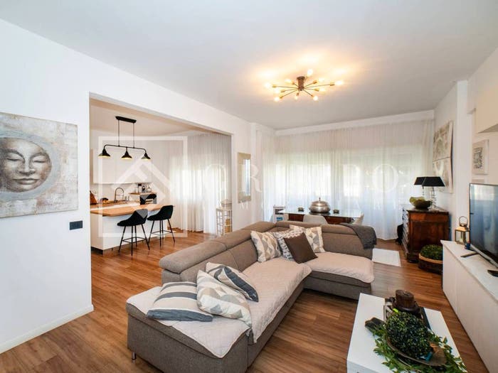 Appartamento trilocale in vendita in Via Raffaele De Cosa, Ostia Levante, Roma