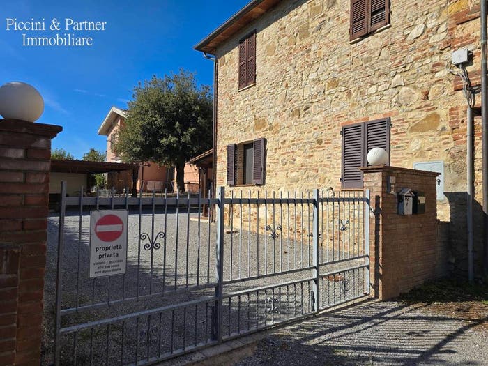 Casa con 5 locali in vendita in Via Amedeo, Panicarola, Castiglione del Lago