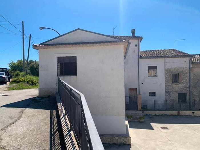 Casa con 5 locali in vendita in Contrada Cisterna, Fontechiari