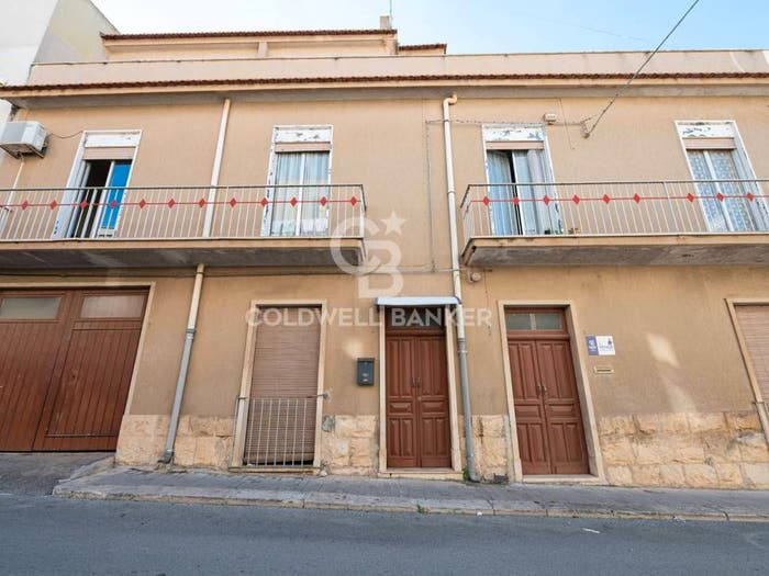 Casa con 6 locali in vendita in via Arturo Toscanini, Centro, Comiso