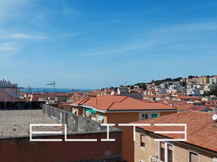 Appartamento quadrilocale in vendita in Adriatico, Ancona