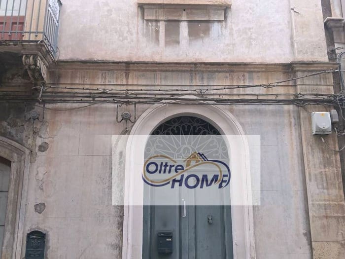 Appartamento con 6 locali in vendita in Via Carolina, Centro, Giarre