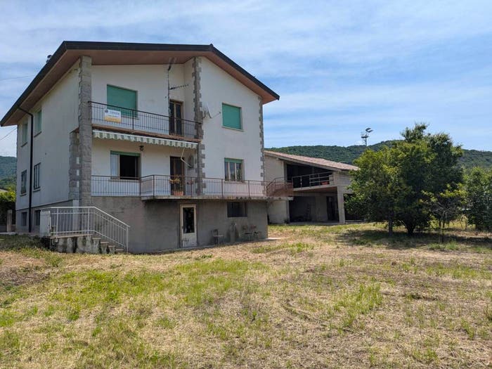 Casa con 6 locali in vendita in Via Vignis, Centro, Torreano