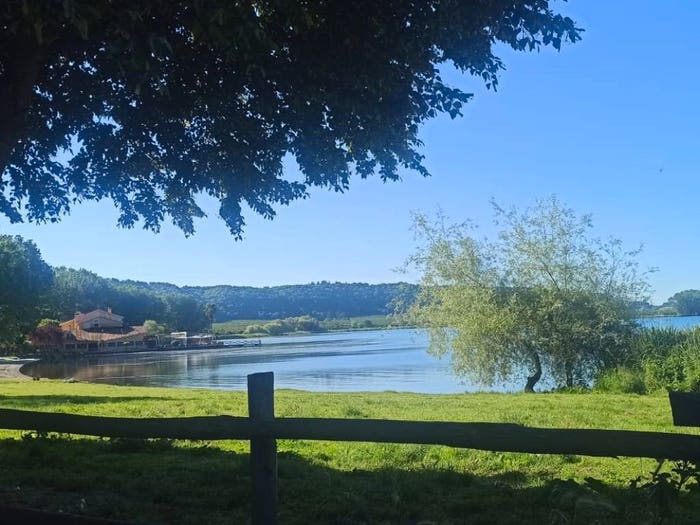 Casa con 6 locali in vendita in Strada Provinciale Lago di Vico, Caprarola