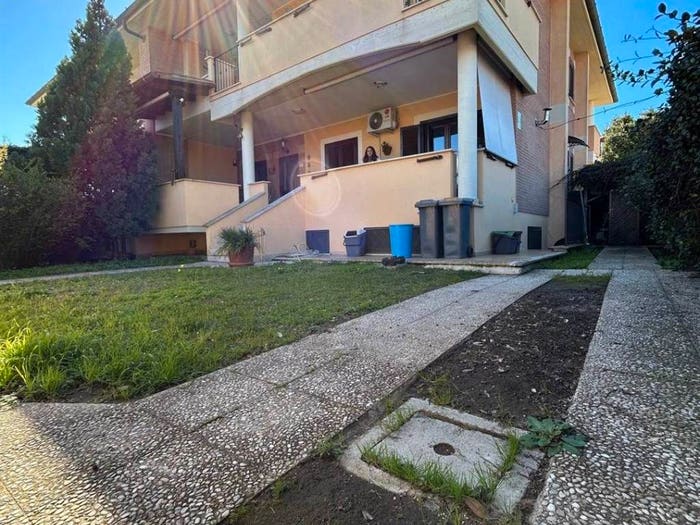 Casa quadrilocale in vendita in Via Dante, Villaggio Giornalisti Poggio, Anzio