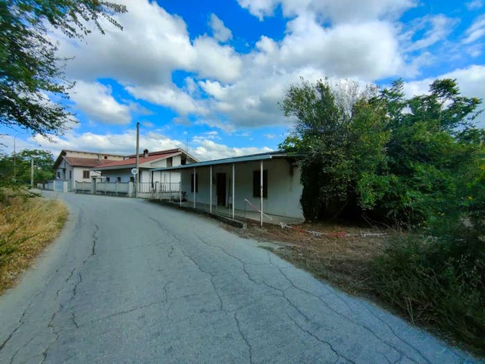 Casa con 5 locali in vendita in Via Coste Delle Plaie, Alanno