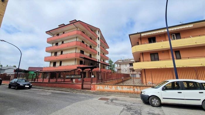 Casa trilocale in vendita in Via Gabriele D'Annunzio, Curti