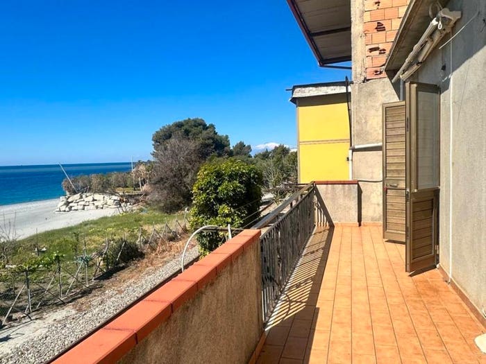 Appartamento trilocale in vendita in Via Arcina, Marina Di San Lorenzo, San Lorenzo