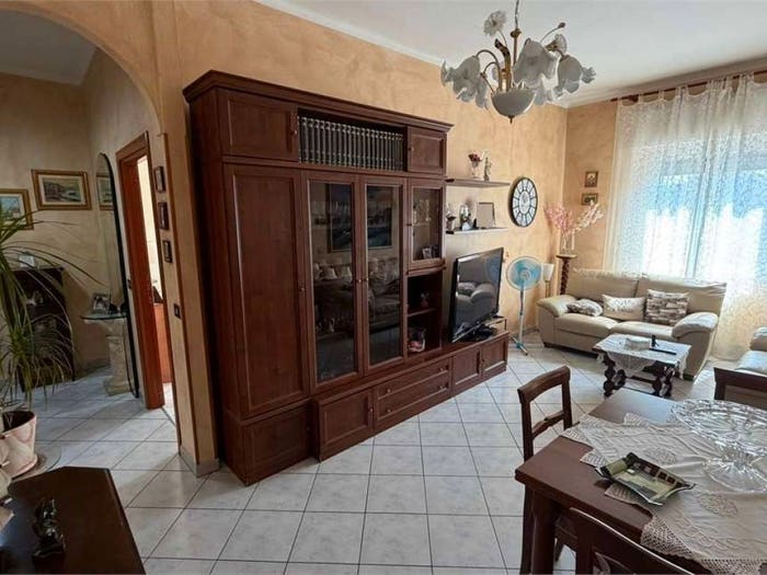 Appartamento quadrilocale in vendita in Via San Calocero, Centro, Albenga