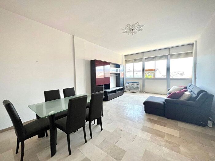 Appartamento quadrilocale in vendita in Via Gabriele d'Annunzio, Viareggio