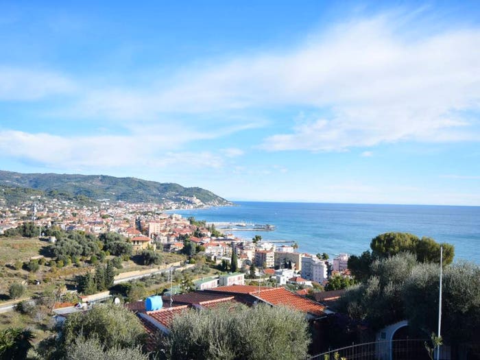 Appartamento bilocale in vendita in Via Divina Provvidenza, Centro, Diano Marina