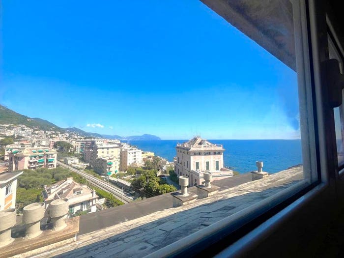 Appartamento con 6 locali in vendita in Via Nicola Fabrizi, Quarto, Genova