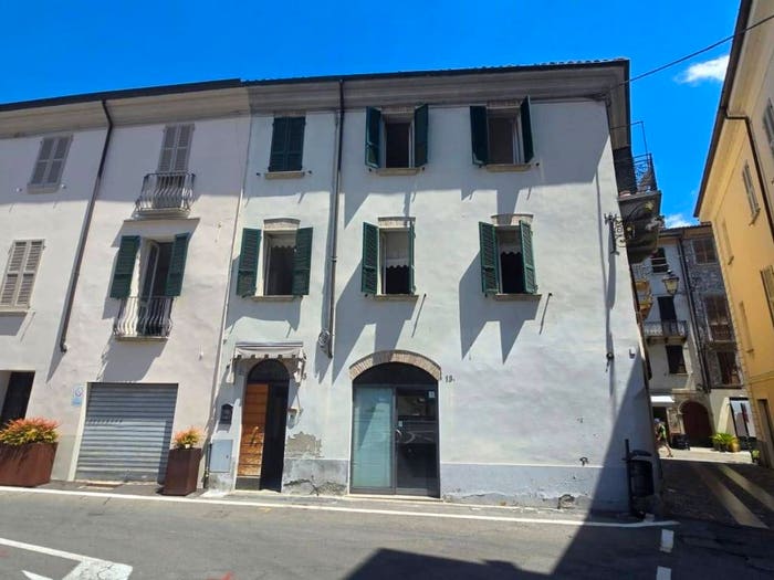 Casa con 6 locali in vendita in PIAZZA SANTA FARA, Centro, Bobbio