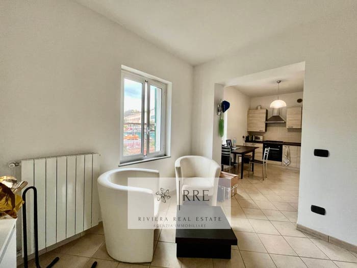 Appartamento trilocale in vendita in VIA CALICE, Centro, Finale Ligure
