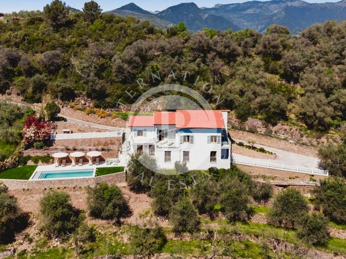 Casa con 6 locali in vendita in Dolceacqua