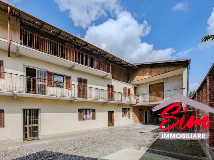Casa quadrilocale in vendita in Via Giuppini, Sizzano