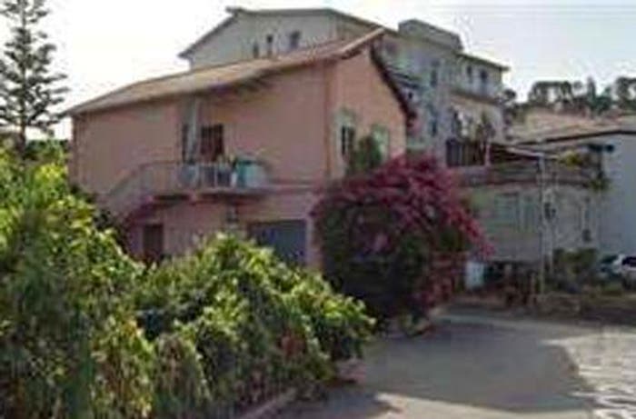 Casa con 6 locali in vendita in Contrada Malvicino Capo d'Orlando ME Italia, Centro, Capo d'Orlando
