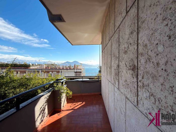 Appartamento con 6 locali in vendita in Via Stazio, Posillipo, Napoli