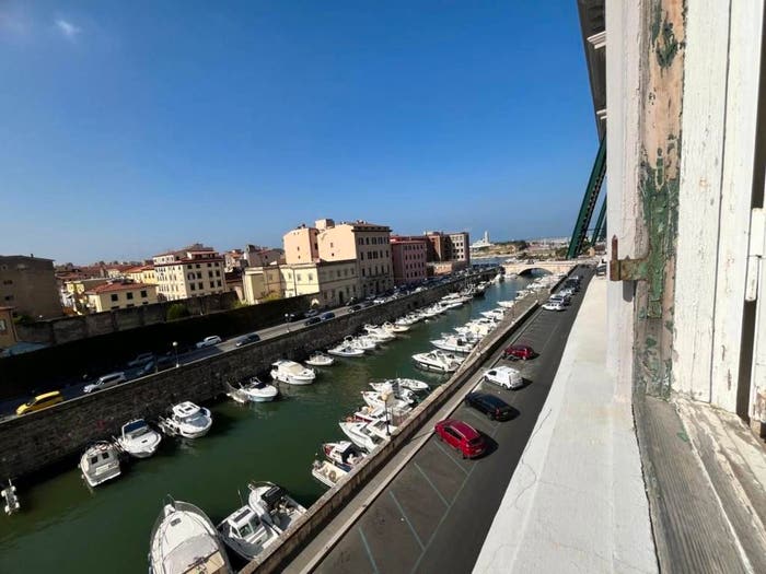 Appartamento con 6 locali in vendita in Via Grande Piazza della Repubblica, Livorno