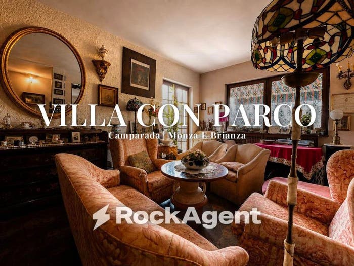 Casa con 5 locali in vendita in Viale Grigna, Centro, Camparada